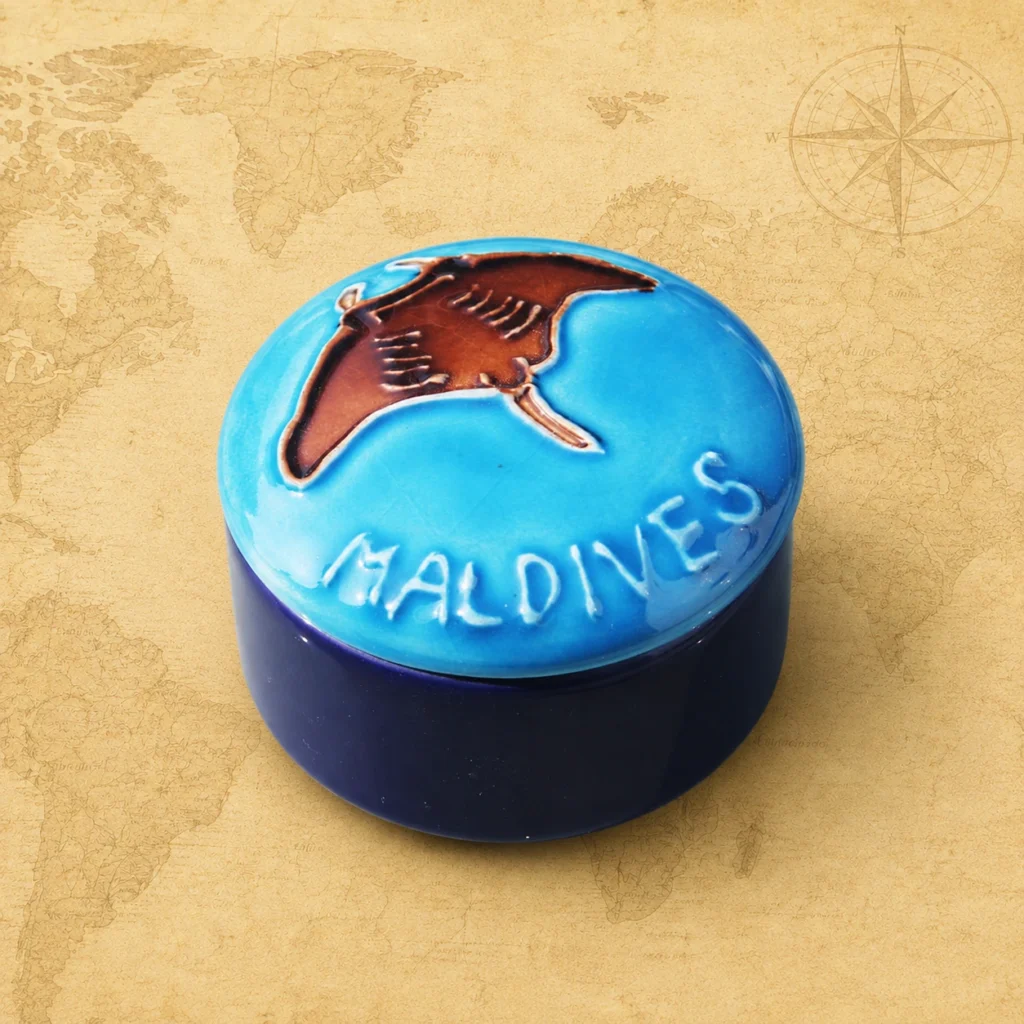 Ceramic souvenir jewelry box featuring Maldives manta ray ocean theme